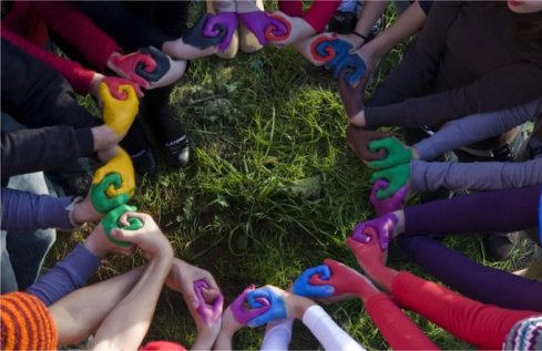 <center>Ayuda a la comunidad</center>